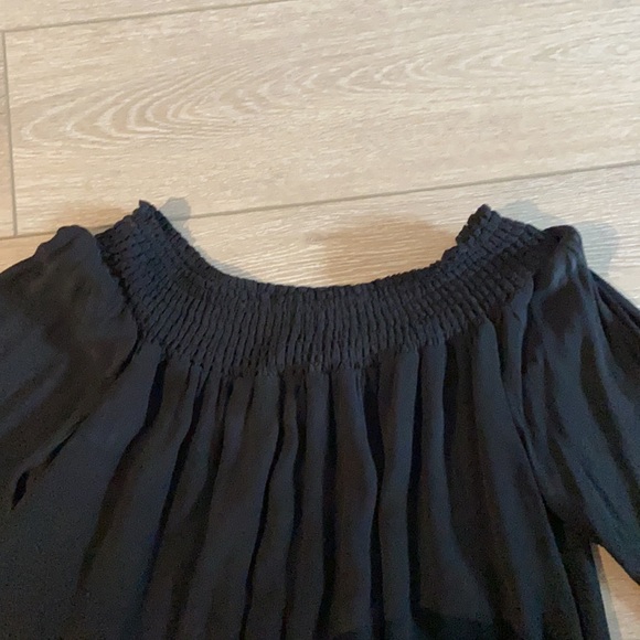 Aritzia Talula Curzon off the shoulder dress - Picture 4 of 5